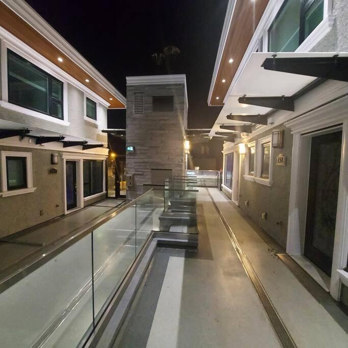 Beautiful Bright 3 Bed Townhouse Daire Vancouver Dış mekan fotoğraf