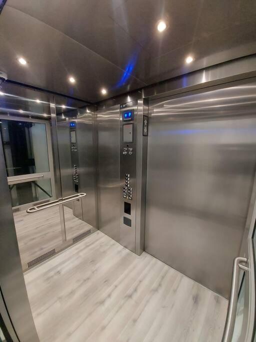 Beautiful Bright 3 Bed Townhouse Daire Vancouver Dış mekan fotoğraf