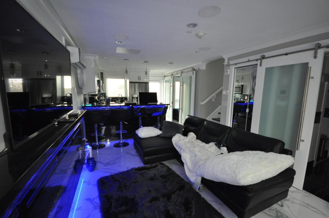 Beautiful Bright 3 Bed Townhouse Daire Vancouver Dış mekan fotoğraf