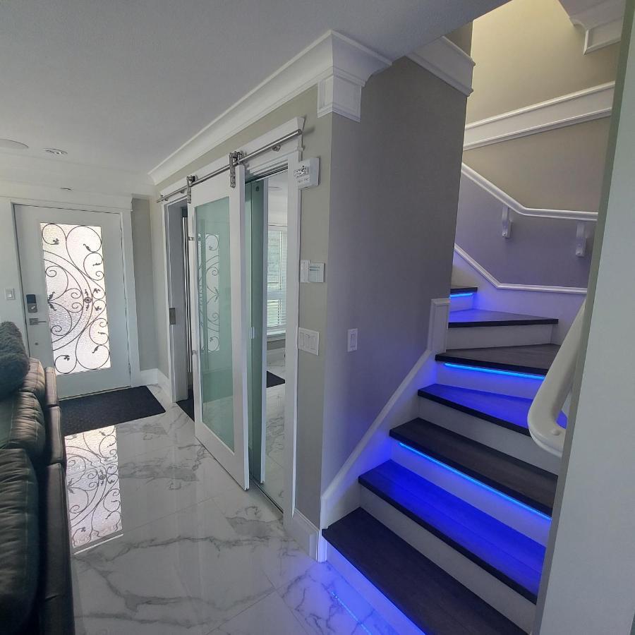 Beautiful Bright 3 Bed Townhouse Daire Vancouver Dış mekan fotoğraf