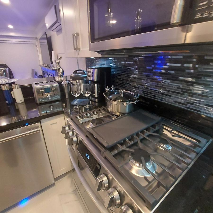 Beautiful Bright 3 Bed Townhouse Daire Vancouver Dış mekan fotoğraf