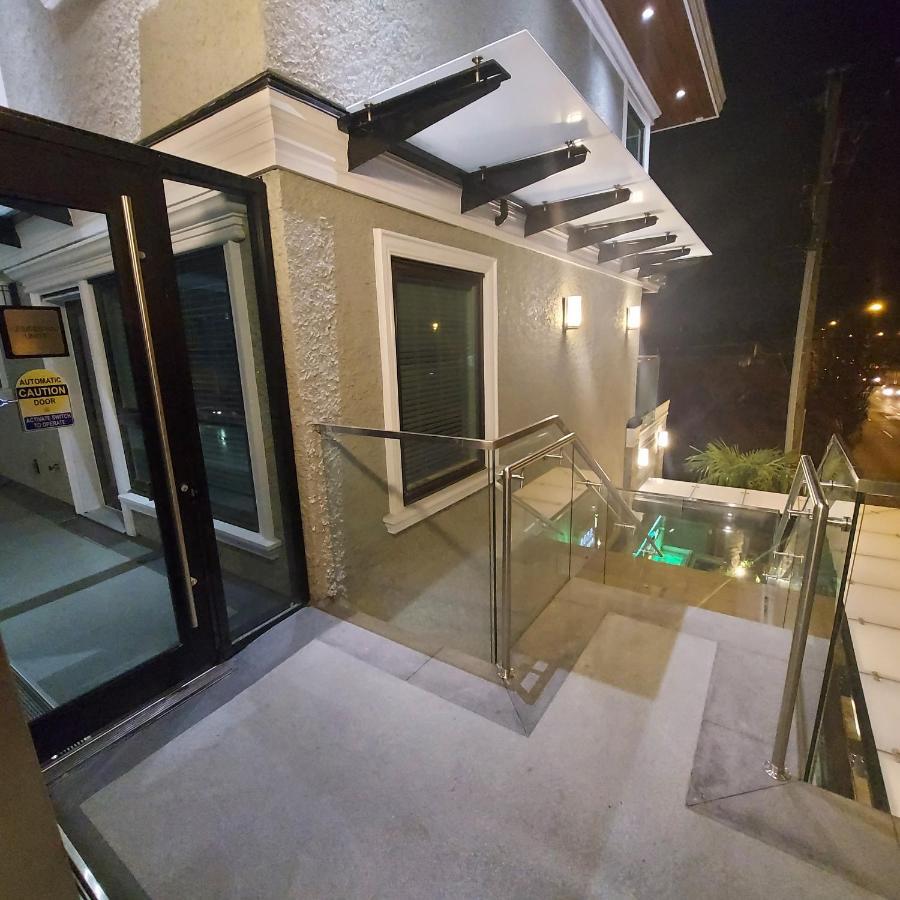 Beautiful Bright 3 Bed Townhouse Daire Vancouver Dış mekan fotoğraf
